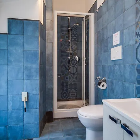 Raphael بيت ضيافة 4*