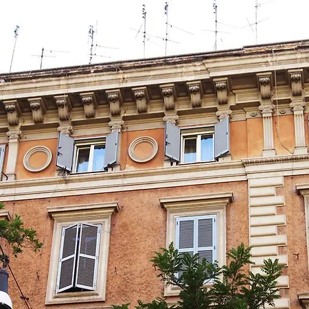 Raphael بيت ضيافة